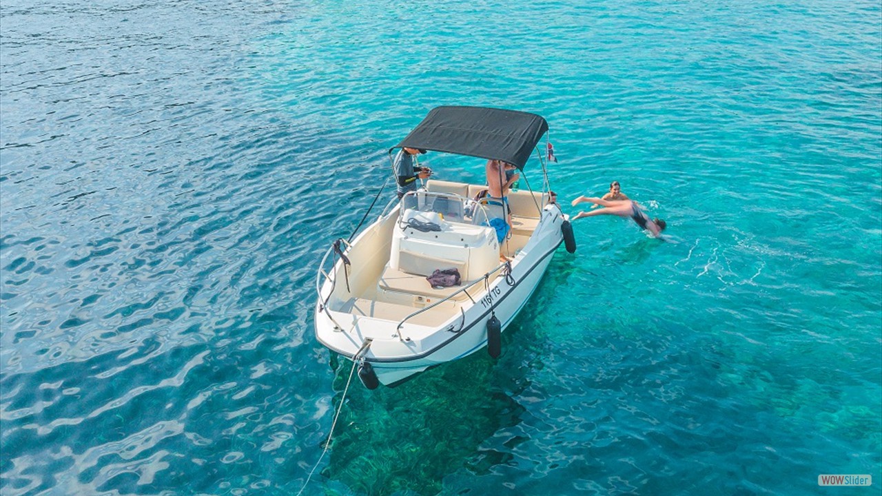 Blue_lagoon_Croatia_day_tour_from_Seget_Croatia