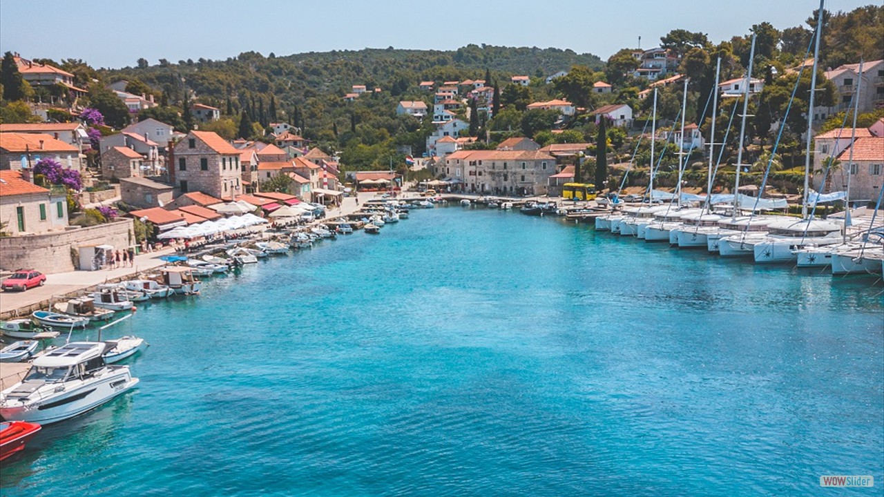 Maslinica Bay island olta