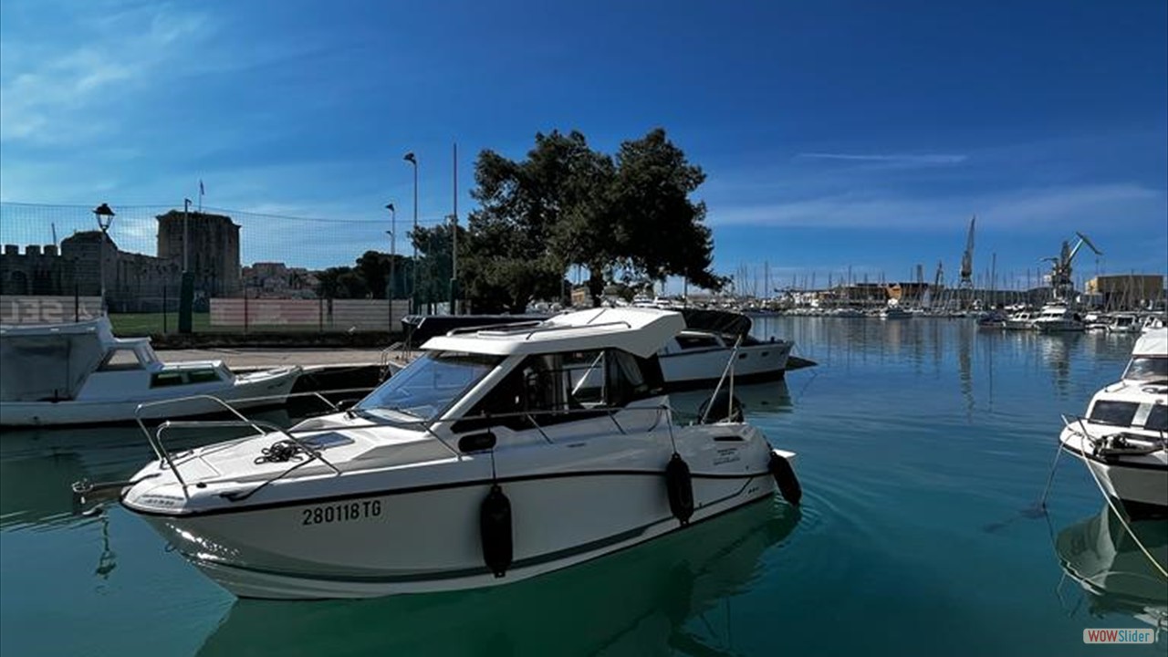 Quicksilver 675 Weekend Trogir Rental