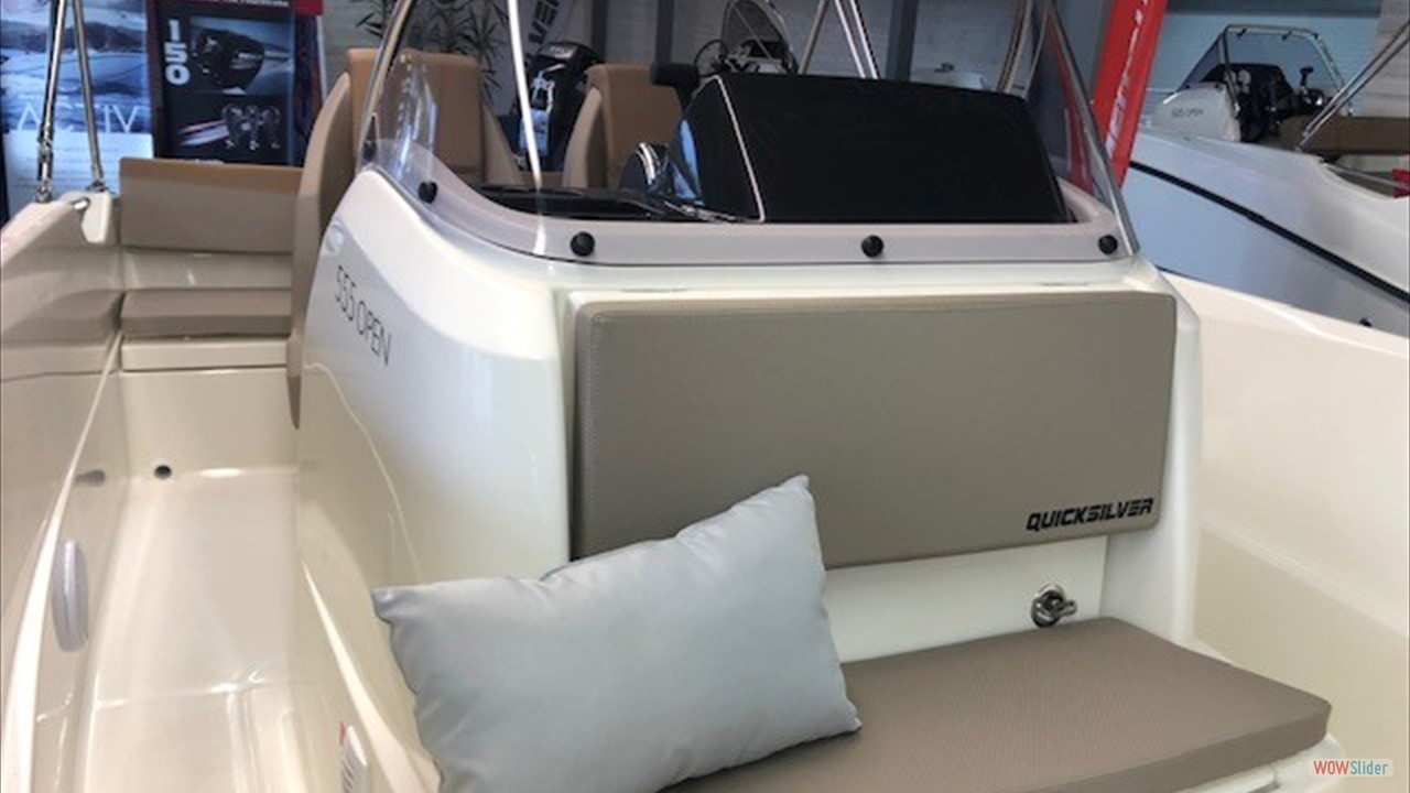 Quicksilver_charter_trogir_new_boat