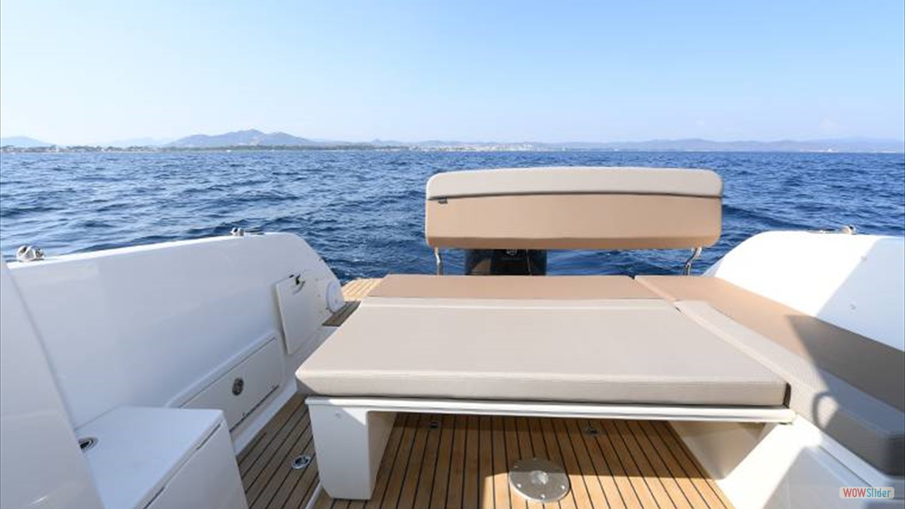 quicksilver-activ-675-weekend-rent a boat