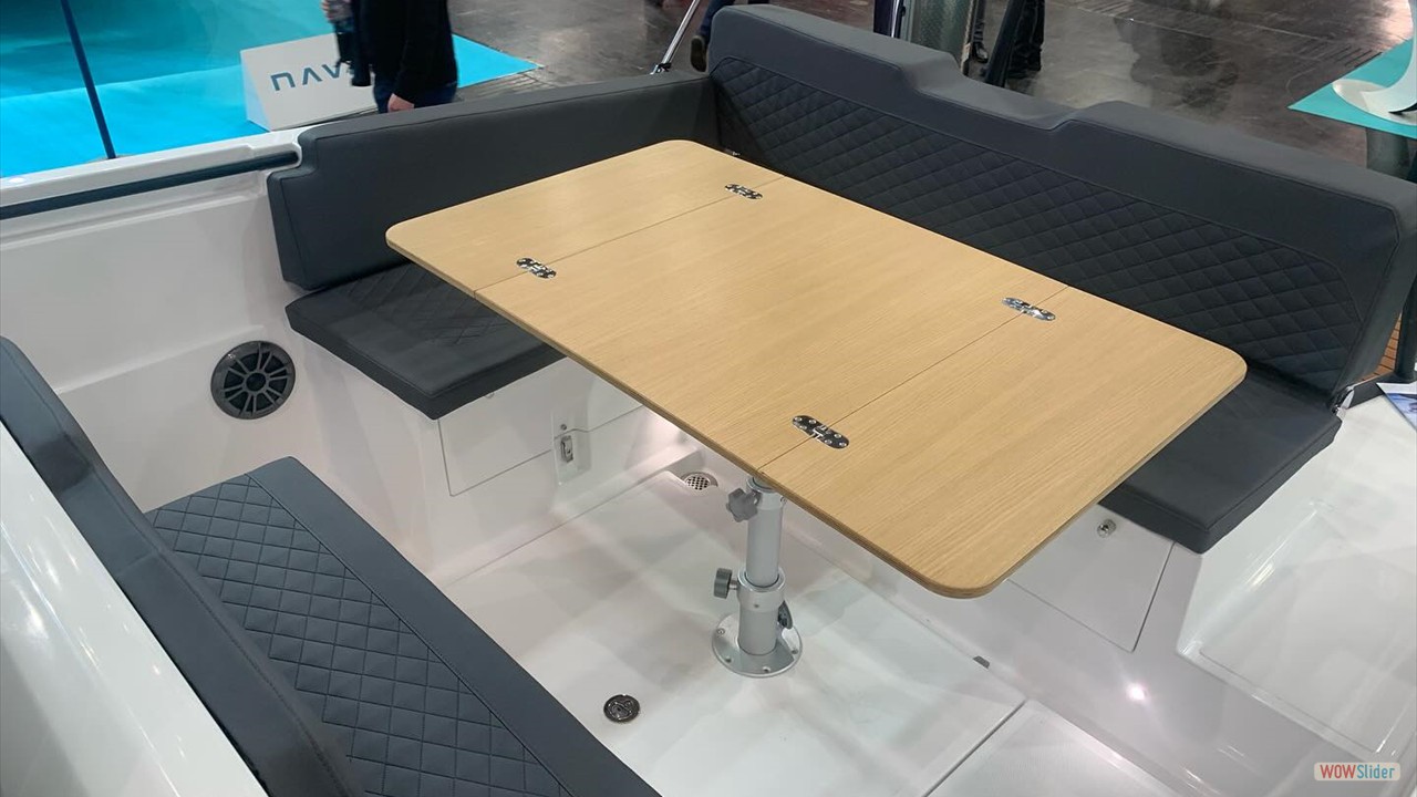 Table back_boat rental